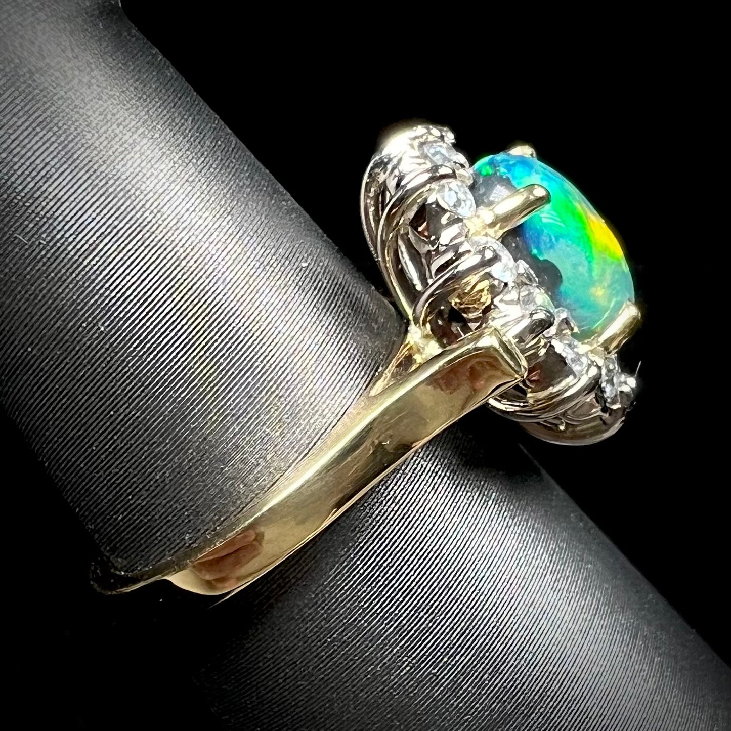 "Rolling Cat's Eye" | 1.62ct Lightning Ridge Black Opal & Diamond Ring in 18kt Gold