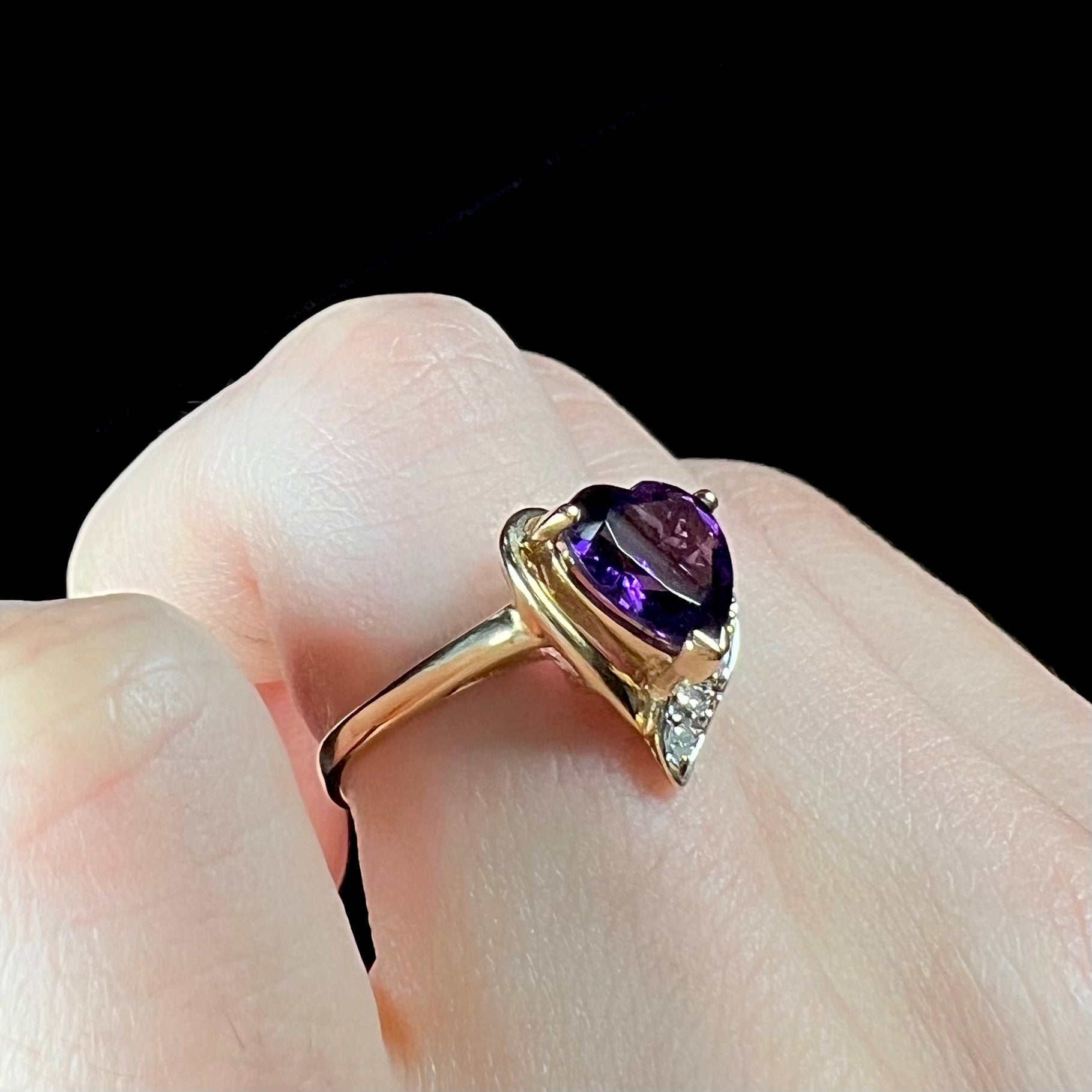 10KT outlet YELLOW GOLD PURPLE AMETHYST STONE & DIAMOND RING