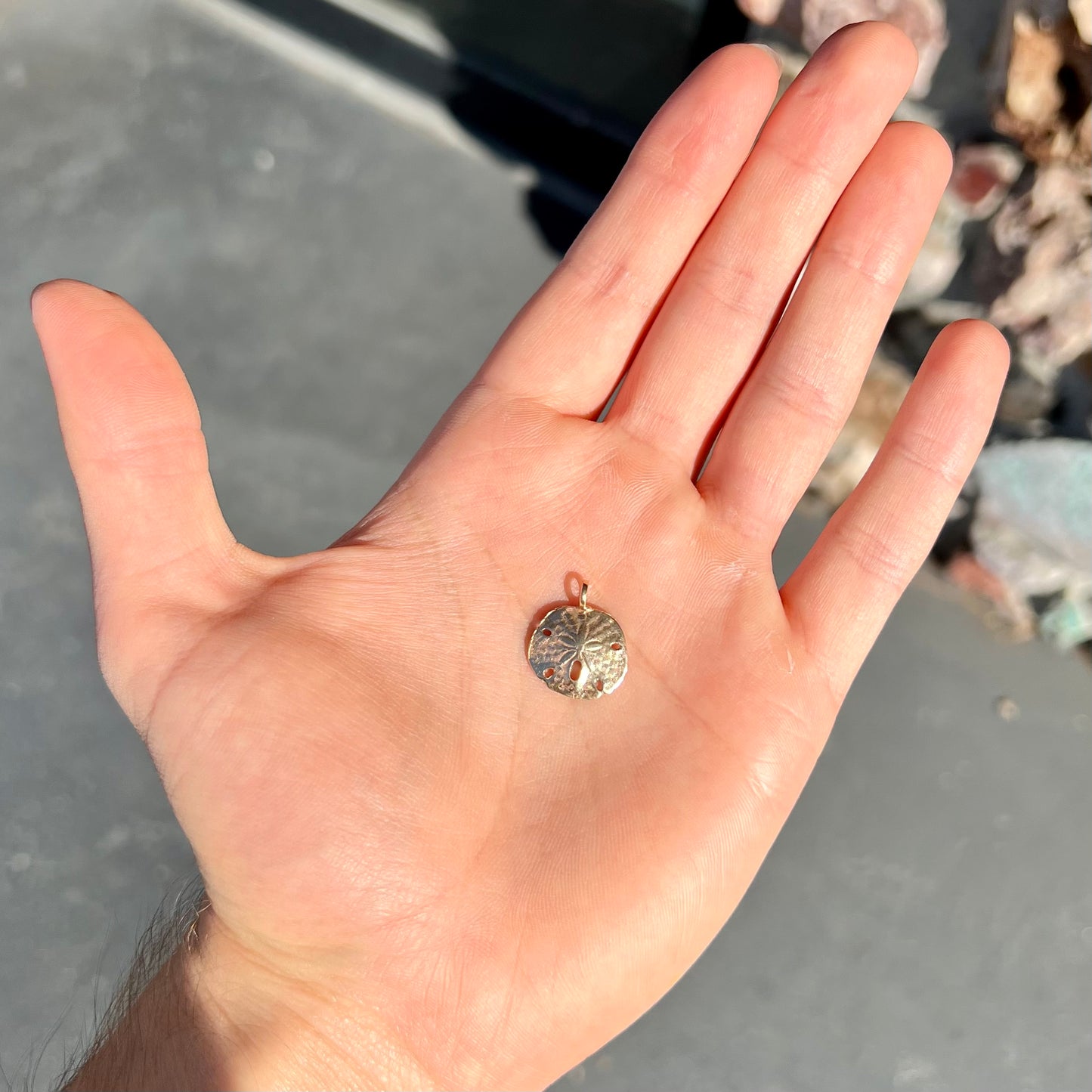 Estate 14kt Gold Sand Dollar Pendant