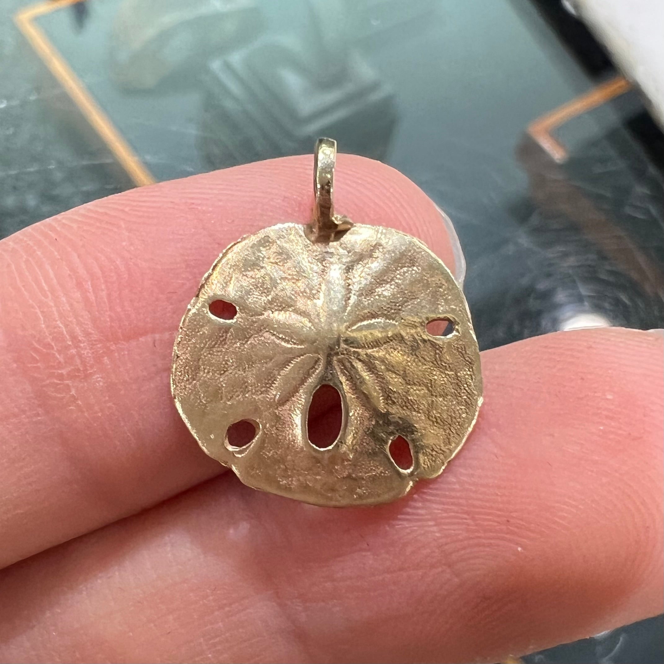 Vintage solid 14k gold sand dollar pendant/charm!! buy