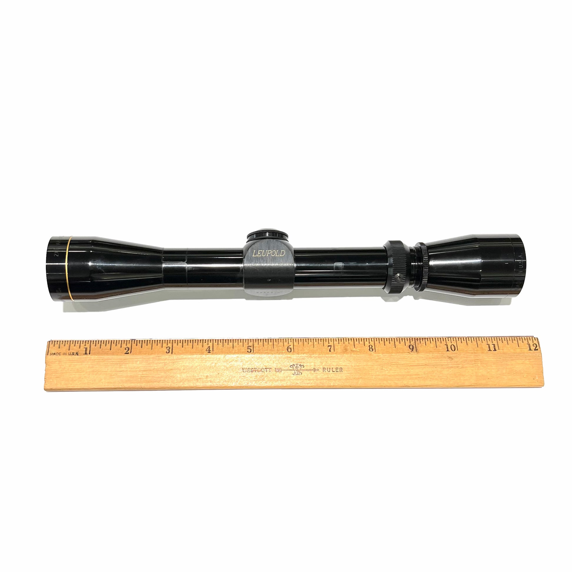 A 2x7 variable zoom rifle scope, manufactured by Leupold.