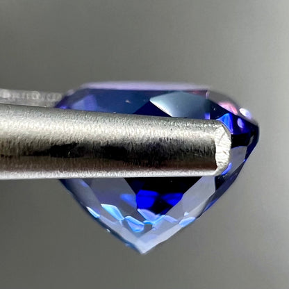 A loose, AAA grade, deep blue, round brilliant cut tanzanite stone.