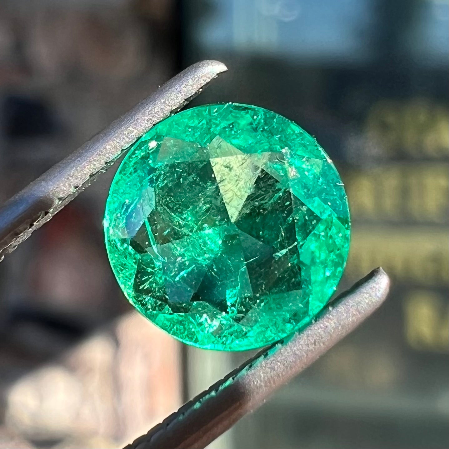 1.09ct Emerald, Round Brilliant Cut