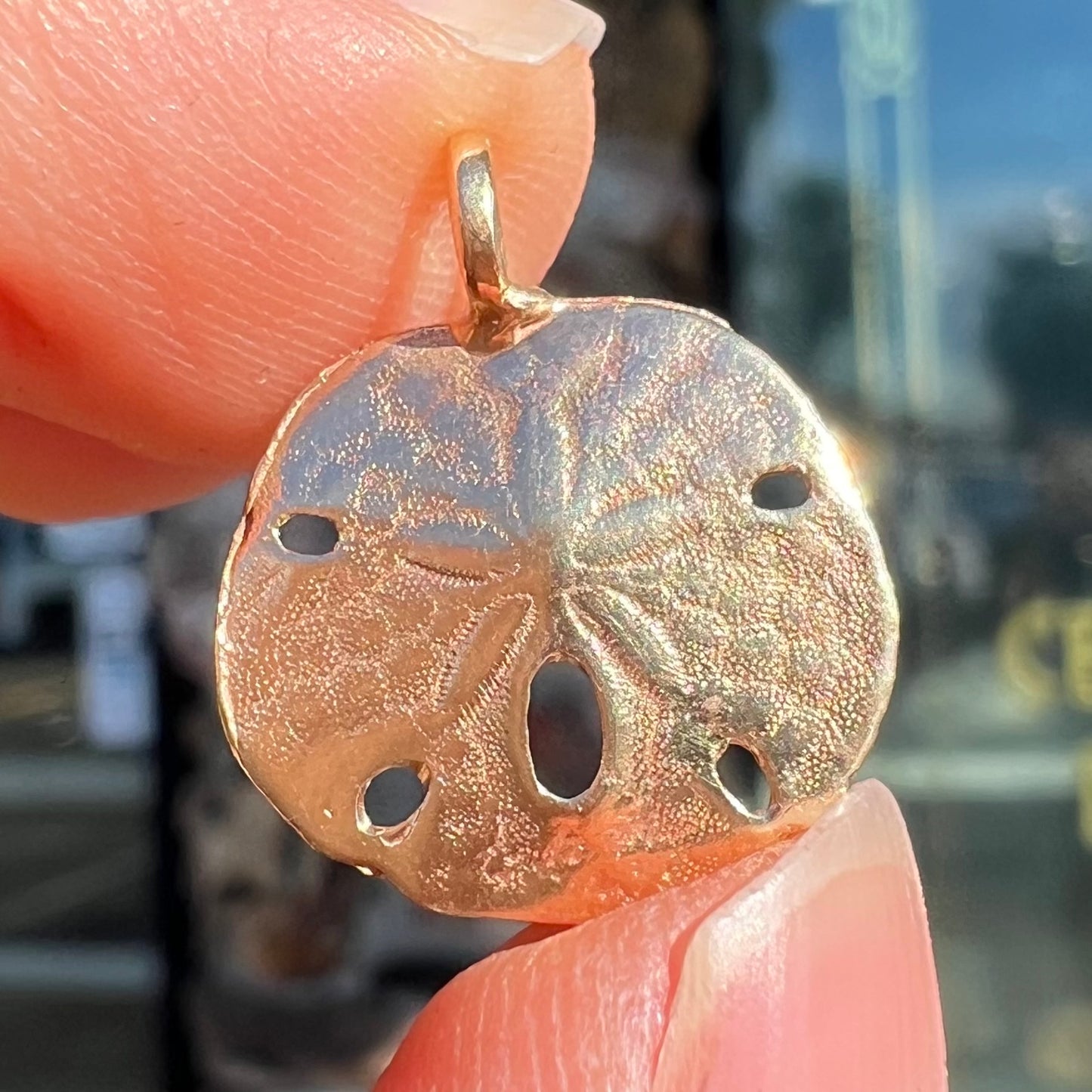 Estate 14kt Gold Sand Dollar Pendant