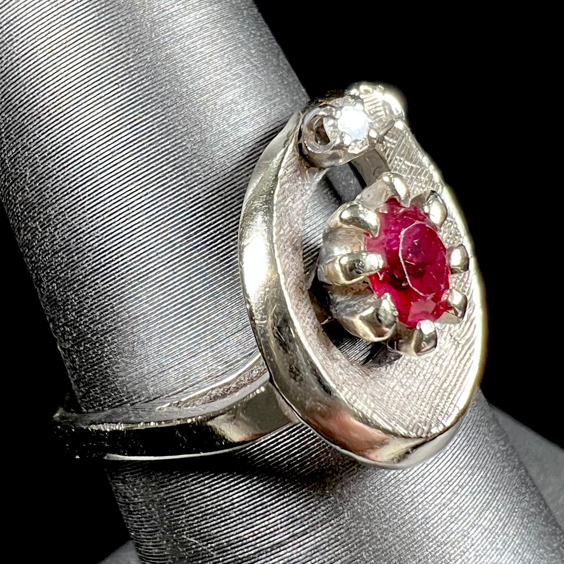 Vintage antique shops women's silver ring ruby & diamond like