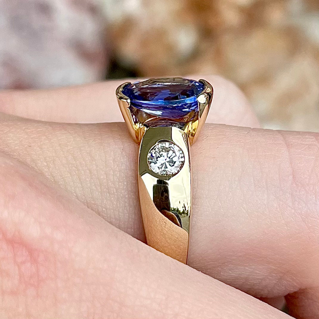 Tanzanite on sale bezel ring