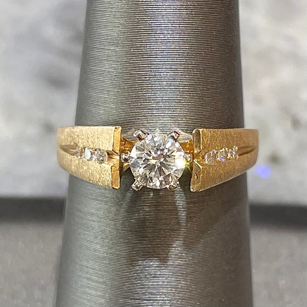 Diamond Engagement Ring | 0.47ct VS1 H | 14kt