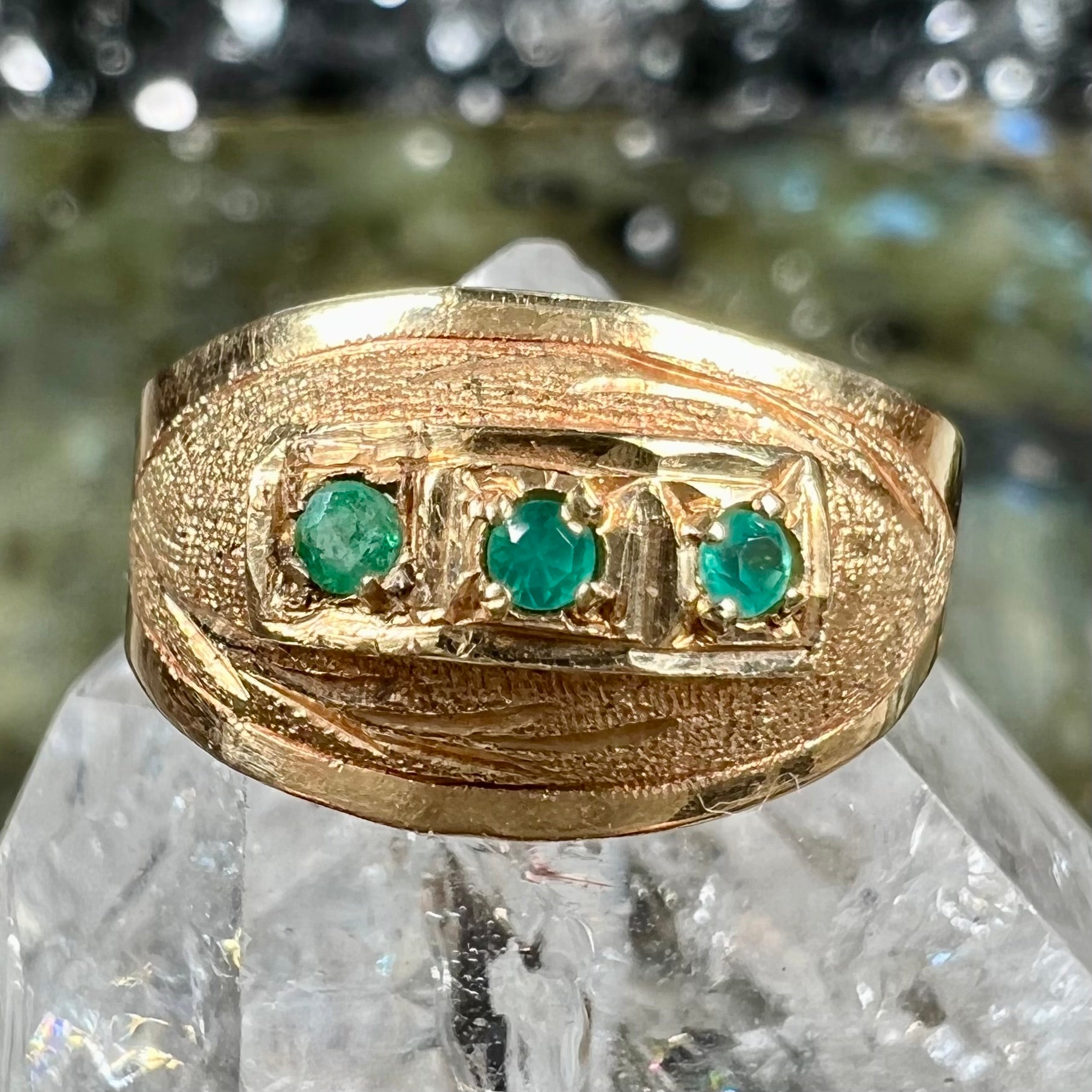 Colombian Emerald and Diamond Ring | Emerald ring design, Antique emerald  ring, Sapphire engagement ring blue