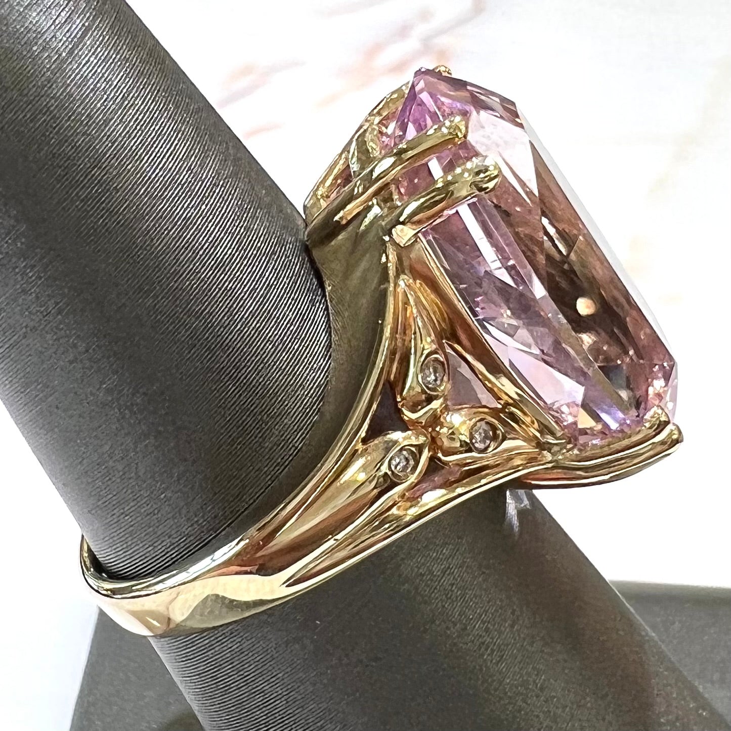 18.75ct Kunzite & Diamond Ring | 14kt