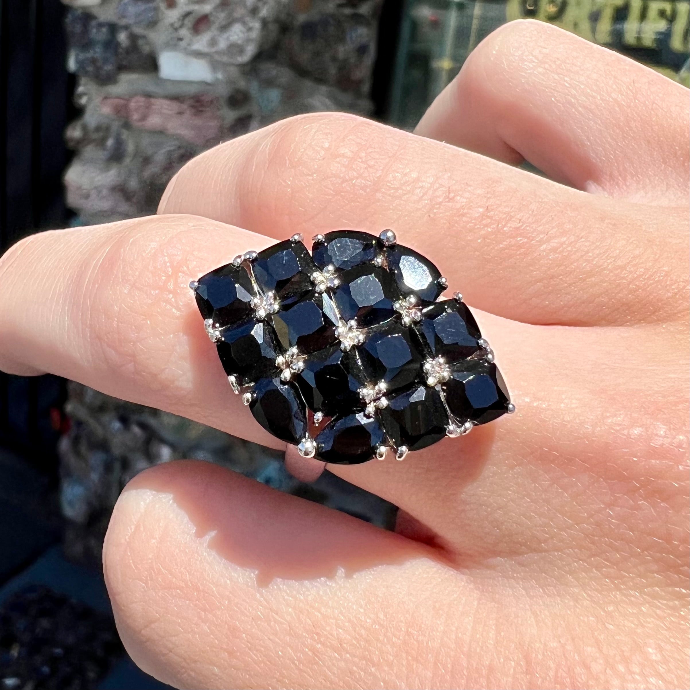 Black on sale spinel ring