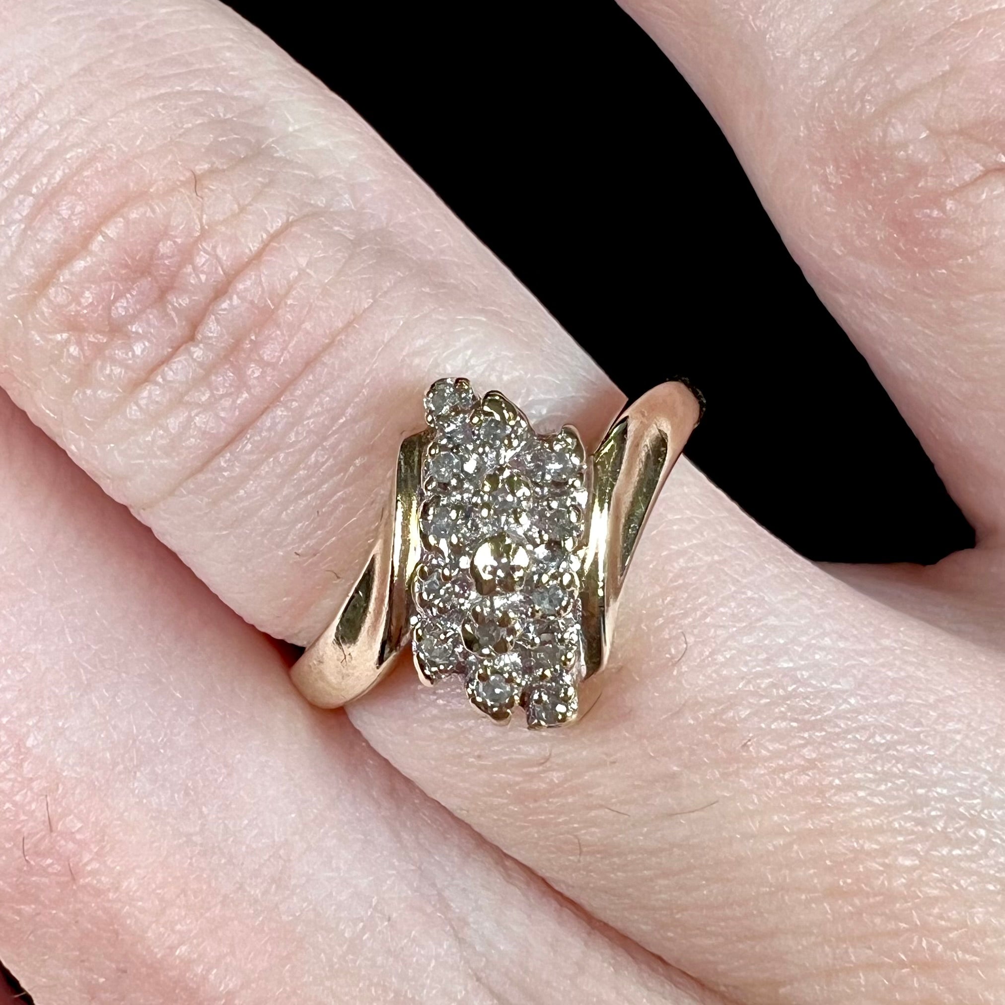 10k gold deals diamond cluster ring