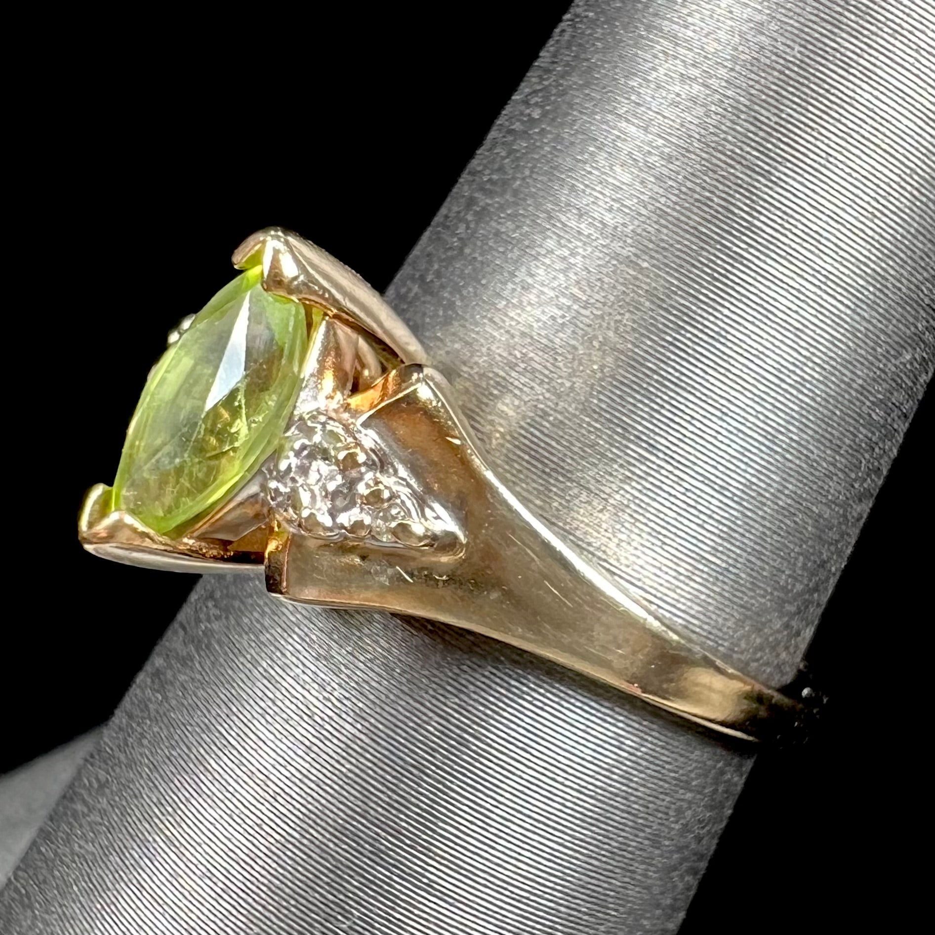 10kt popular Gold Peridot & Diamond Ring