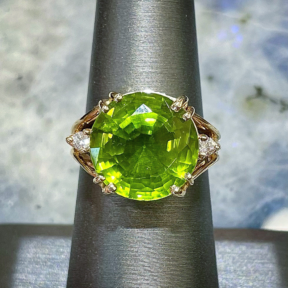 Vintage Sterling Silver Large Peridot Statement Ring - Unique Gold &  Diamonds
