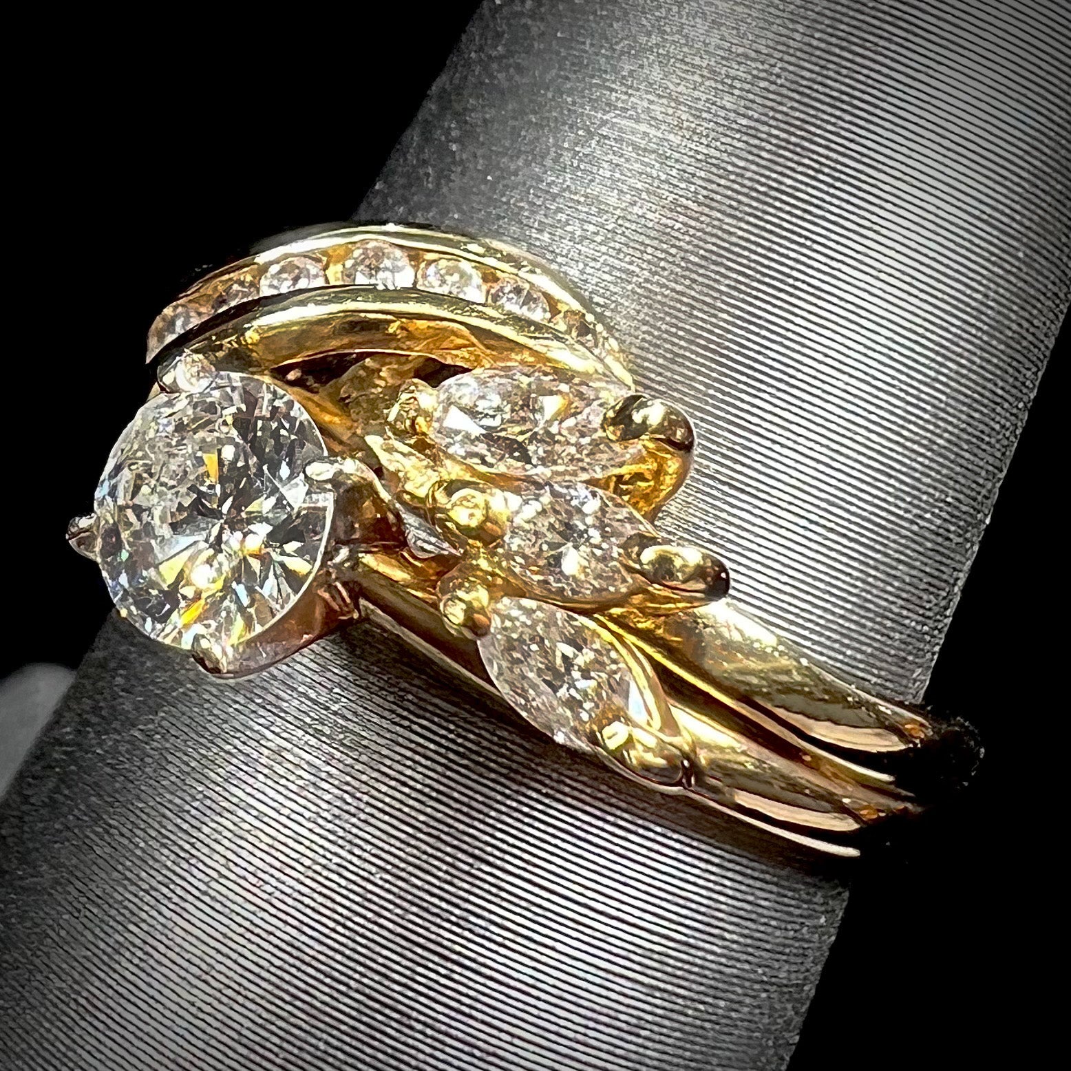 Yellow gold diamond hot sale wedding ring sets