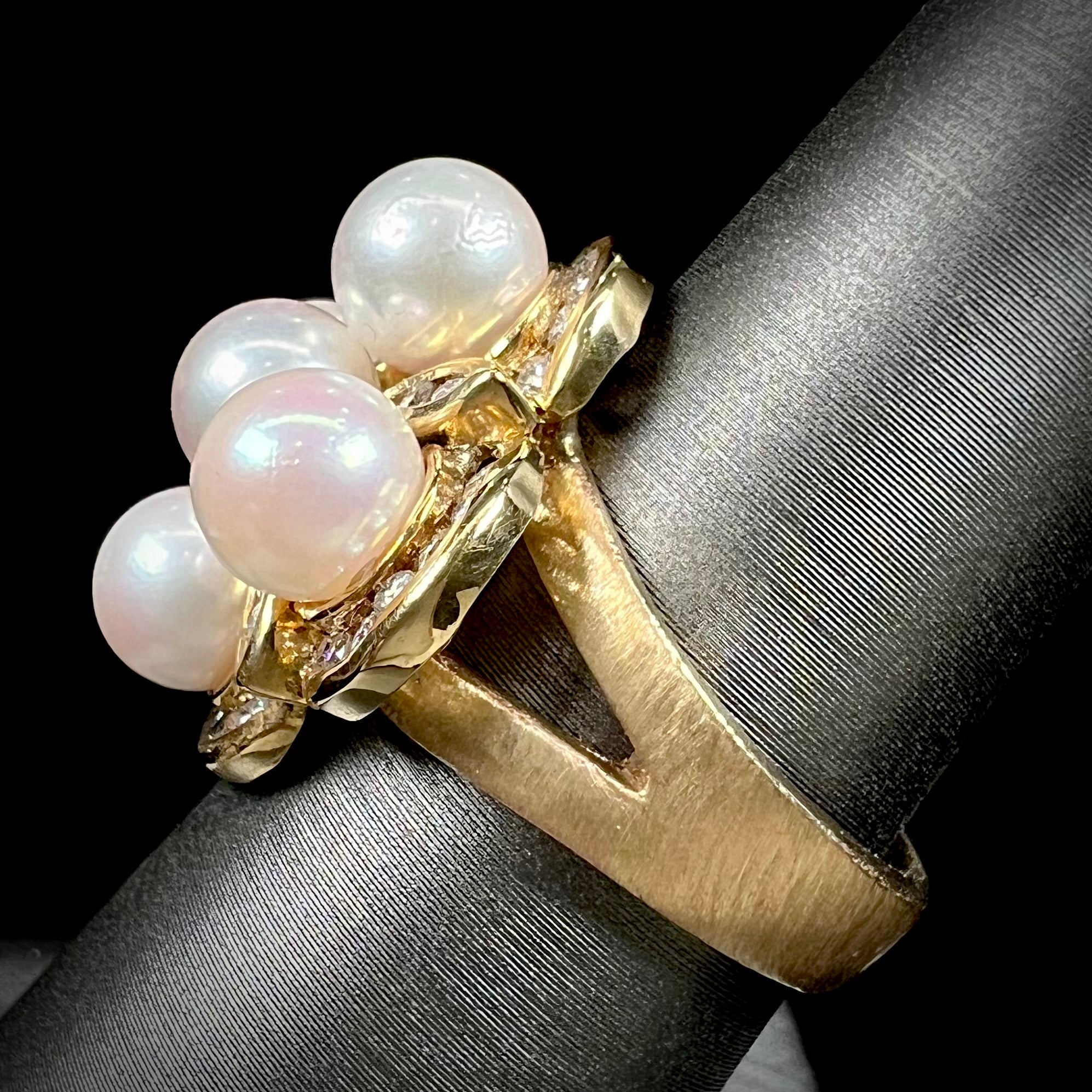 Akoya pearl ring hot sale white gold