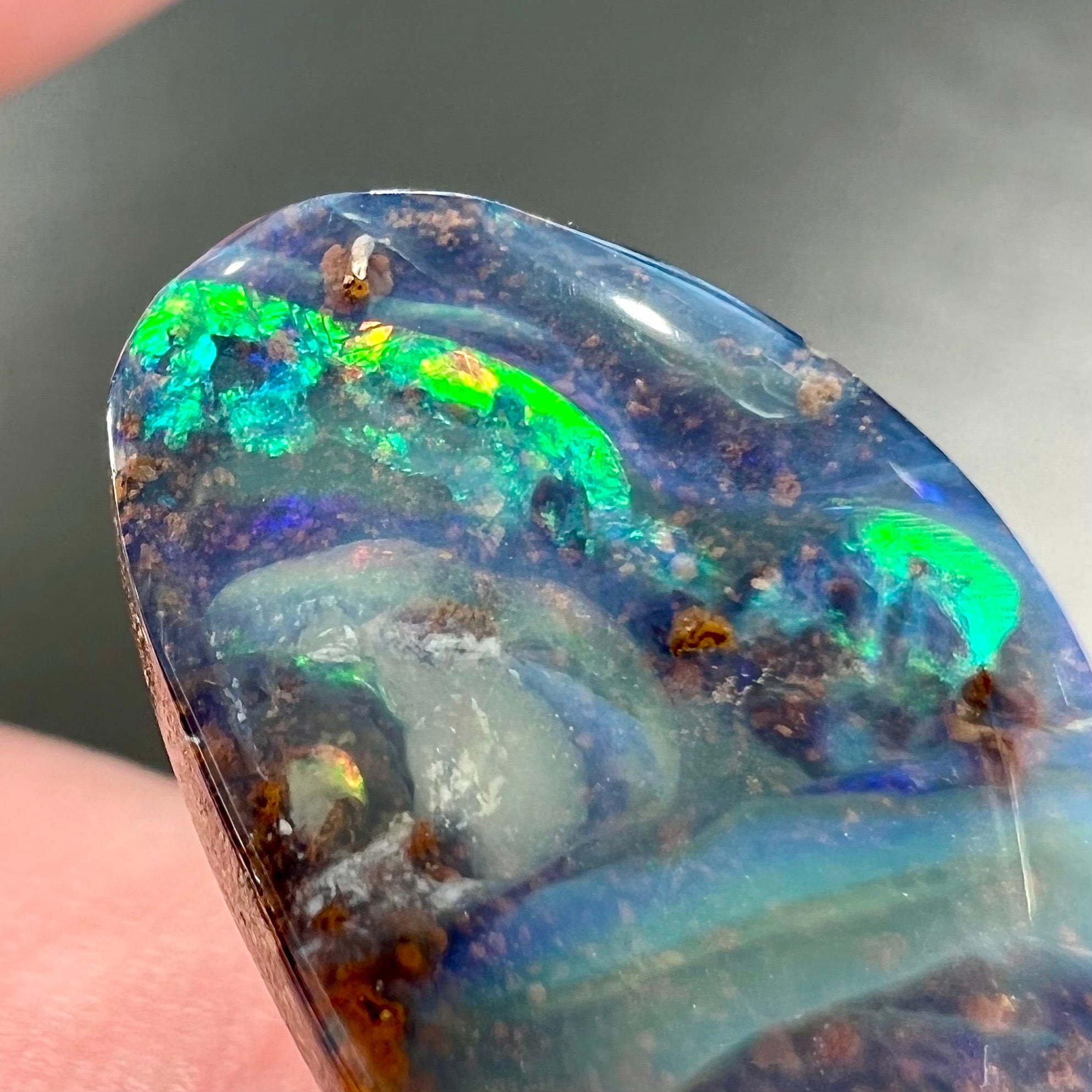 4.5 cts Blue rainbow Australian boulder opal shops