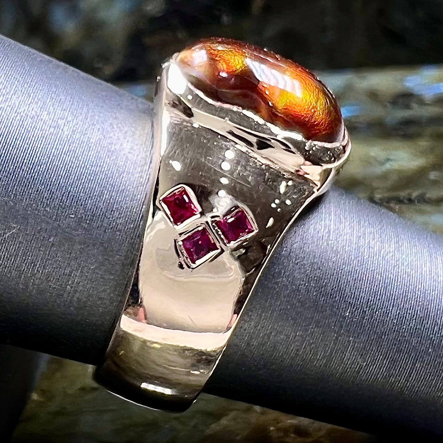 Men's Slaughter Mountain Fire Agate & Ruby Ring | 14kt Gold